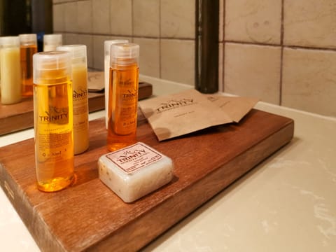 Deep soaking tub, free toiletries, hair dryer, slippers