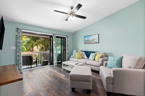 Living Room | Loads of natural light in the living space