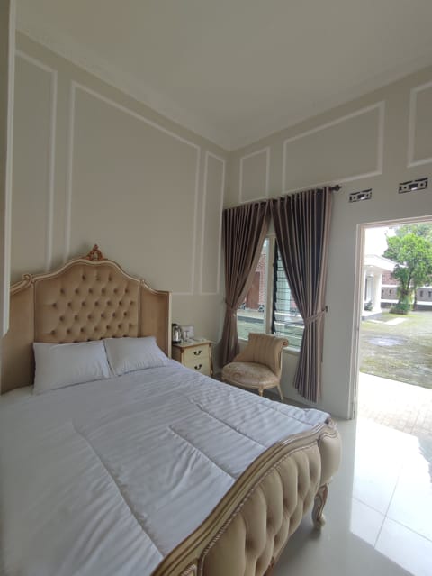 Standard Double Room | Desk, laptop workspace, free WiFi