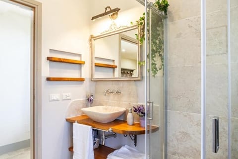 Superior Villa, Garden View | Bathroom | Bathrobes