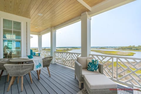 2nd Floor Soundfront Covered Porch II