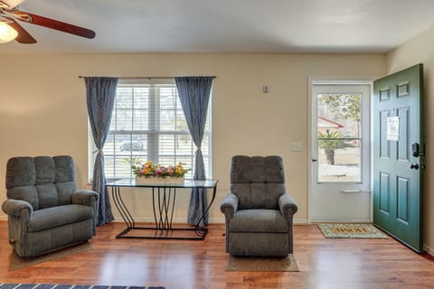 House (2 Bedrooms) | Interior