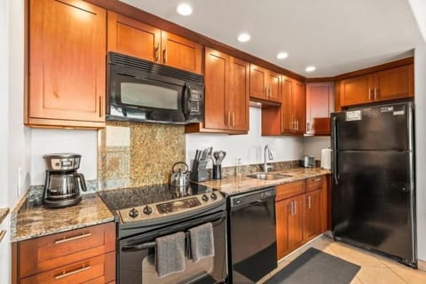 Condo, 1 Bedroom | Private kitchen | Oven, stovetop, dishwasher, toaster