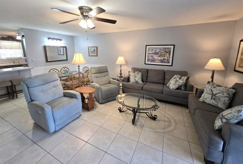 Calm Sands Den with Ample Seating - 1-Calm Sands Den with Ample Seating