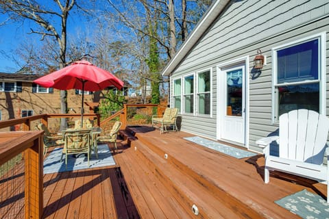 Deck | Dining Space | Gas Grill