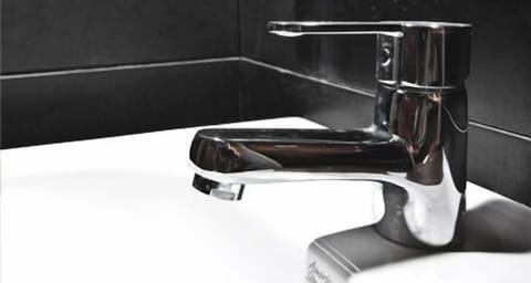 Deluxe Room | Bathroom sink