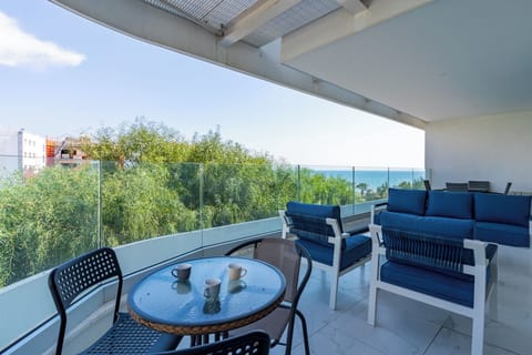 Apartment, 1 Double Bed with Sofa bed, Kitchen, City View | Outdoor dining