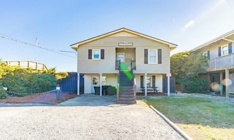 Tak It Ezy Streetside Exterior