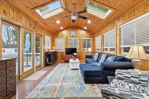 House, 3 Bedrooms | Living area | Smart TV, streaming services