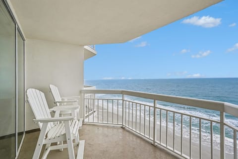 Condo, 1 Bedroom | Property grounds