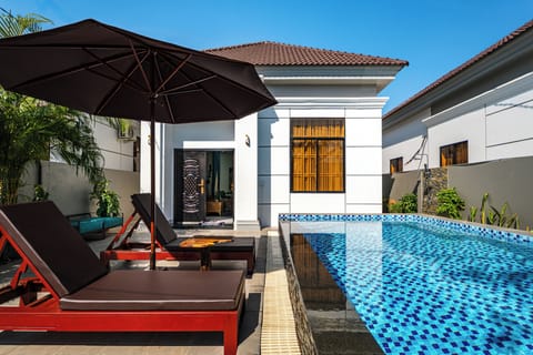 Pool View In front of Villa 