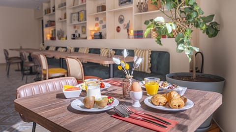 Daily continental breakfast for a fee