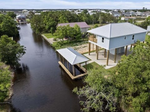 Outdoors, Architecture, Building, Nature, Water