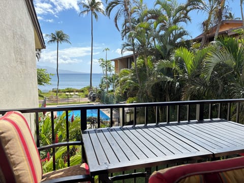 Makani A Kai B1- Ocean front view