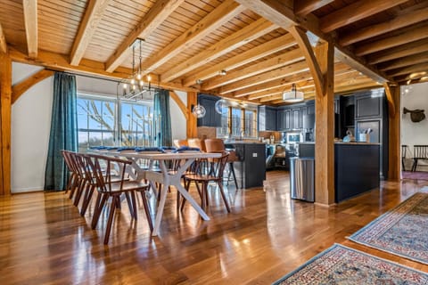  The perfect heart for your next family reunion.