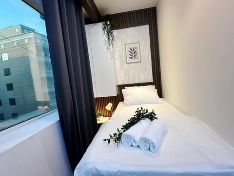 Desk, laptop workspace, iron/ironing board, free WiFi