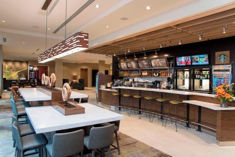 2 restaurants; breakfast, lunch, and dinner served