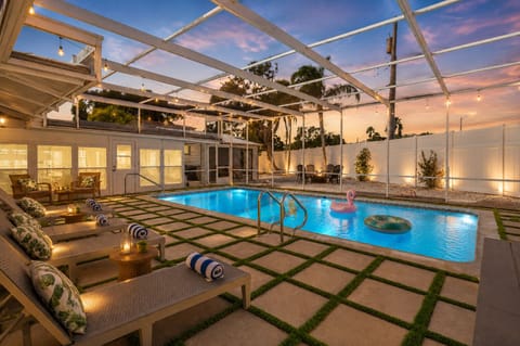 Private Retreat • Heated Pool • Tiki Bar • Games • Near AMI