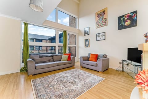 4Bed Finnieston SkyHigh Duplex (32)