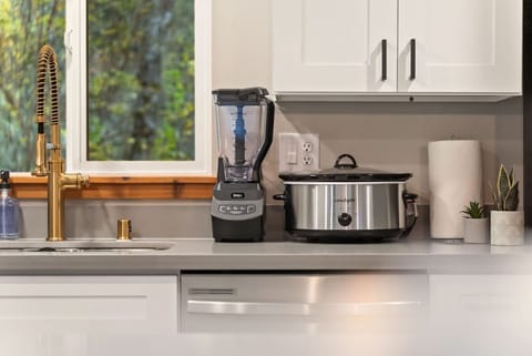 Small appliances: Blender, Crockpot, Toaster, Hand Mixer, Serving Dishes and Utensils, Bakeware, Cookware & More!