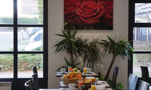 Daily buffet breakfast (EUR 13.90 per person)