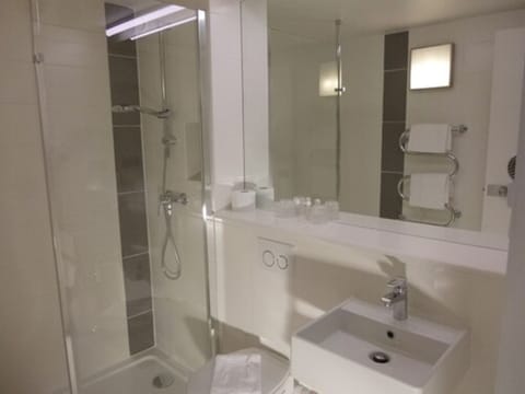 Shower, free toiletries, hair dryer, towels