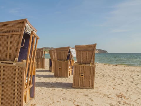 Beach nearby, sun loungers, scuba diving, beach yoga