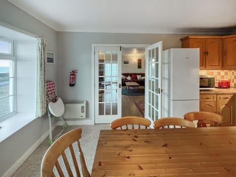 Kitchen/diner | Smugglers Den, Pirates Cove, Corrie