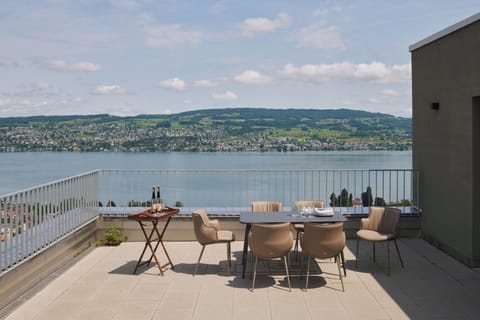 Penthouse, Lake View | Outdoor dining