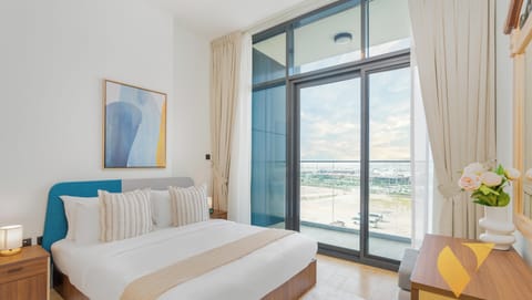 Luxury Apartment, Balcony, City View | Egyptian cotton sheets, premium bedding, in-room safe