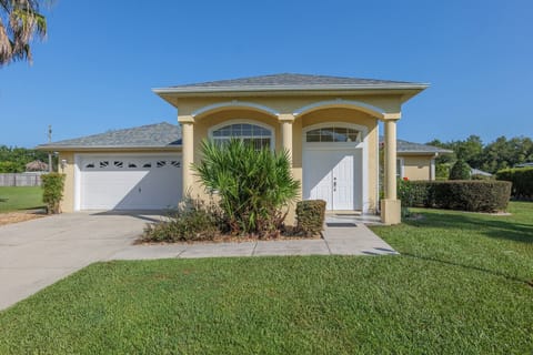 Entrance Villa Warren