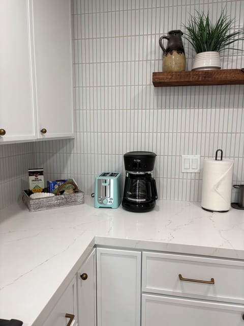 Small and Large Appliances included