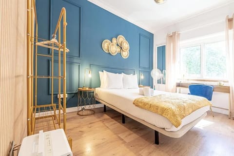 Deluxe Double Room | Iron/ironing board, free WiFi