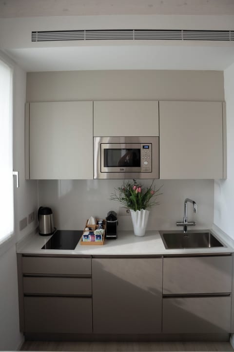 Classic Double Room | Private kitchen