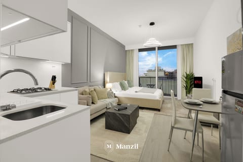 Luxury Studio, City View | Living area