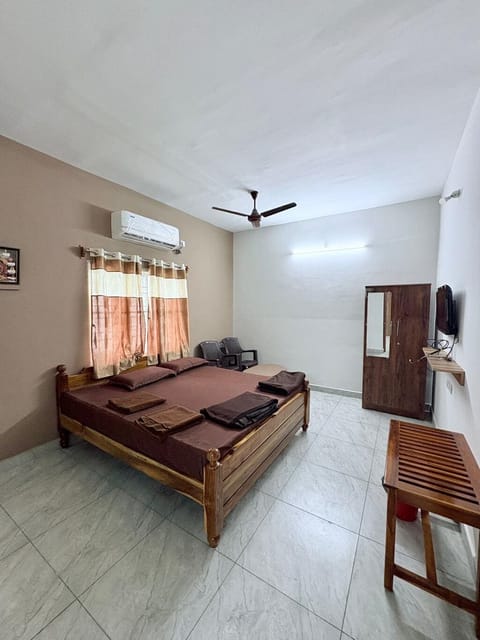 Junior Double Room Single Use | Free WiFi