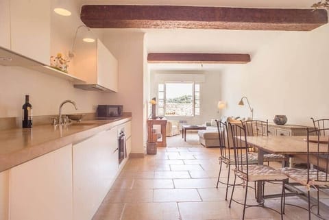 D4cb745e c9fb 4a1e 8144 edcd8b4a7785