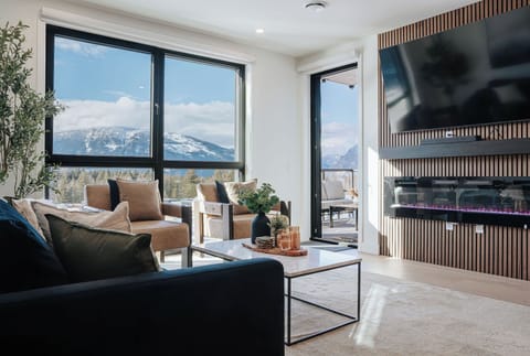 Powder Point Suite - Living Room
