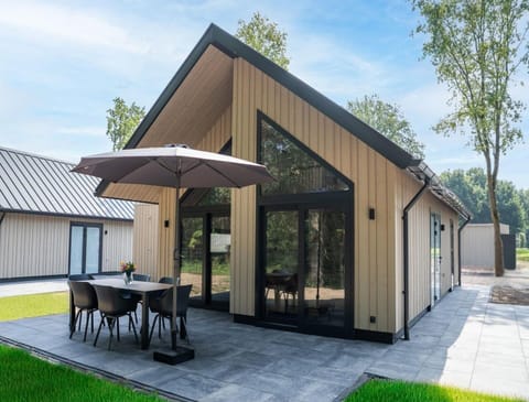 House | Outdoor dining