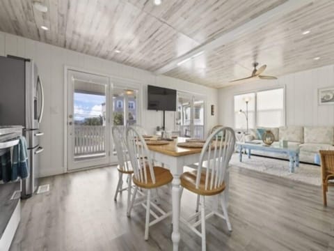Villa, 3 Bedrooms | Dining