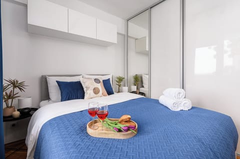 Classic Apartment, Courtyard View | Hypo-allergenic bedding, individually furnished, soundproofing