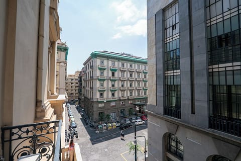 Camera Deluxe, edificio separato, P.zza Bovio | View from room