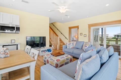 Casa de Madera Pensacola Beach- First Level Living Area with Dining