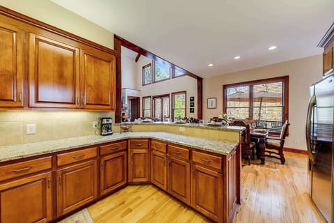 Breakfast with a view, anyone? Our spacious kitchen and dining area are ready to host your favorite meals and conversations.