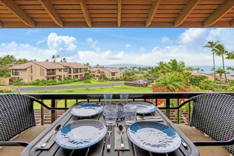Enjoy meals on the lanai.