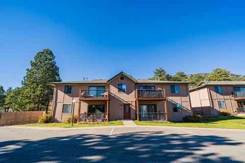 Exterior of the condo building, just minutes from downtown Estes Park, breweries and the 18 hole golf courae