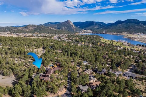 Location of the condo near Lake Estes and downtown