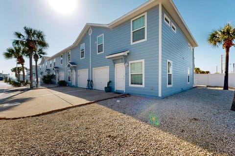 Exterior view-Feelin' Beachy