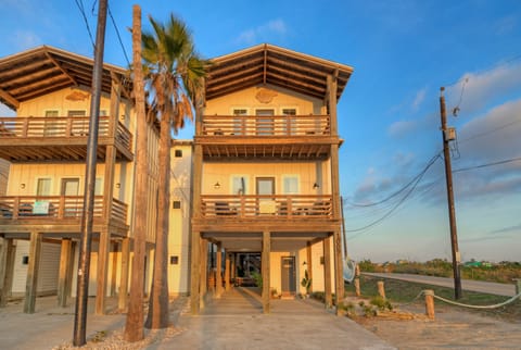 Sunlit coastal charm with breezy balconies—your Port Aransas home base, just moments from the beach.