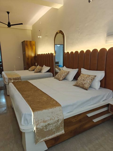 Deluxe Double Room, Non Smoking, City View | In-room safe, soundproofing, iron/ironing board, free WiFi